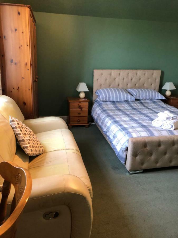 The Old Stables Hotel Мофат Екстериор снимка